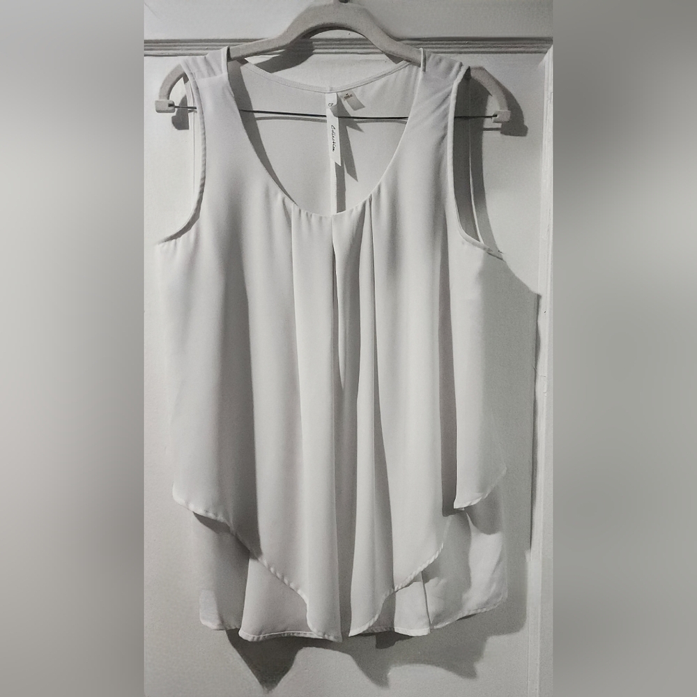 🪻NY Collection White Layered Pleated Sleeveless Blouse🪻